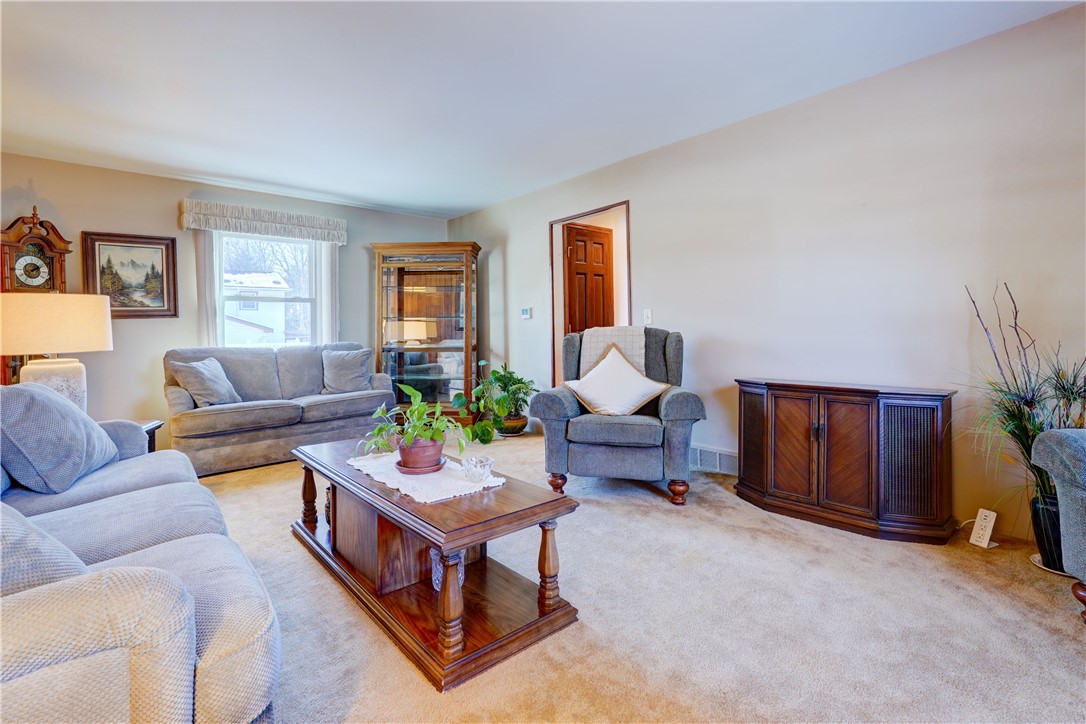 185 Buck Hill Road Greece, NY 14626 - Photo 3 of 30