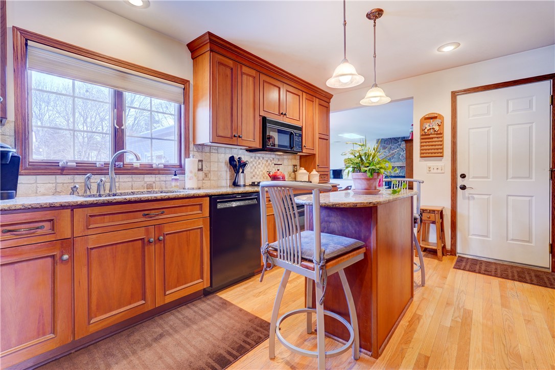 185 Buck Hill Road Greece, NY 14626 - Photo 7 of 30