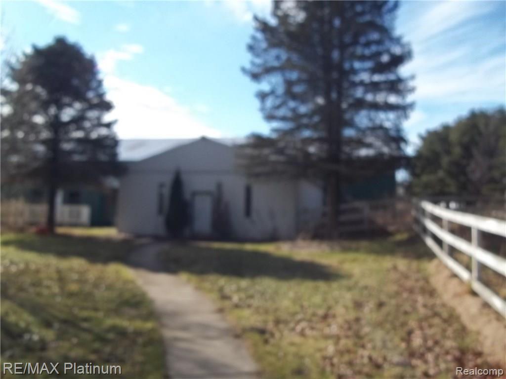 3360 Chilson Road Howell, MI 48843 - Photo 17 of 22 111_7693.JPG