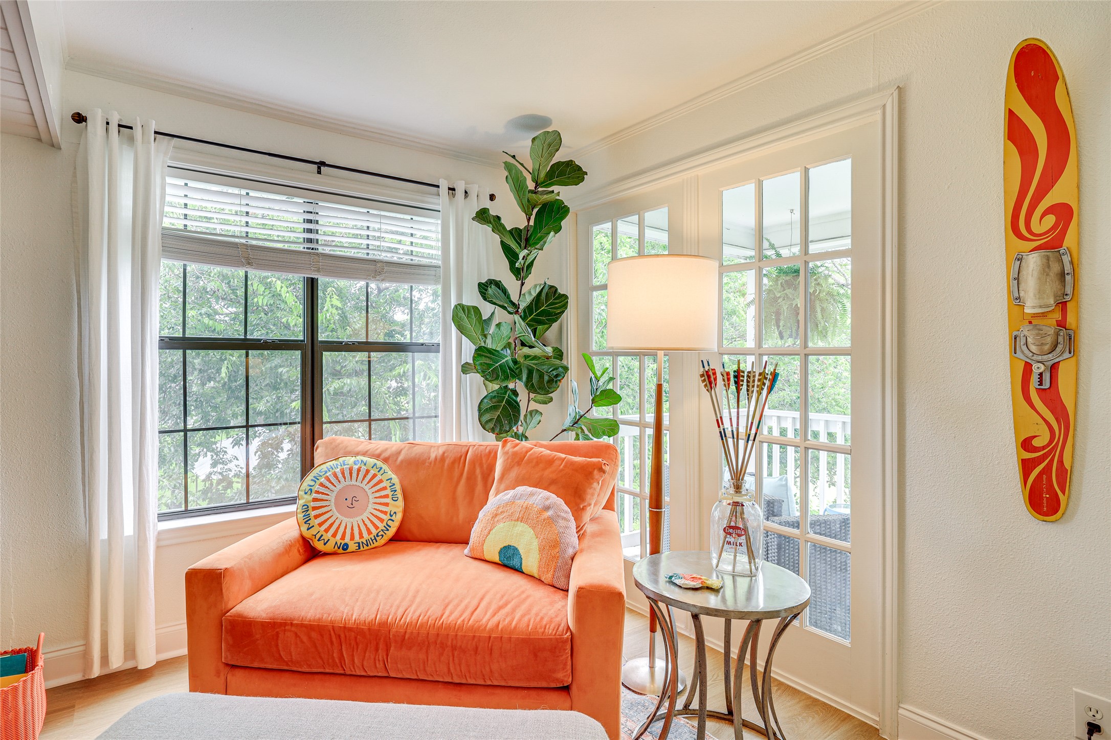 279 Waltons Way Seguin, TX 78155 - Photo 27 of 40 a living room with patio furniture and a potted plant