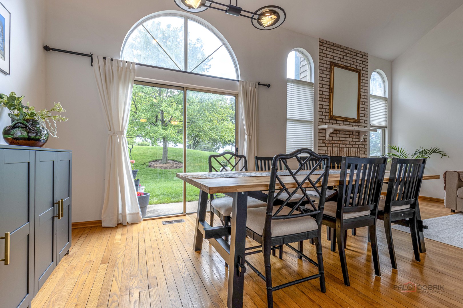 951 Ridgefield Lane Wheeling, IL 60090 - Photo 8 of 24