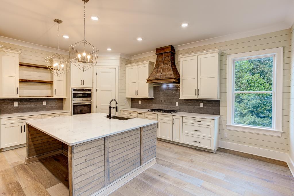 538 Ridgecrest Lane Lebanon, TN 37087 - Photo 3 of 30 This home is absolutely stunning...loaded with quartz countertops, shiplap, stained wood, cedar, hardwood and custom trim throughout.