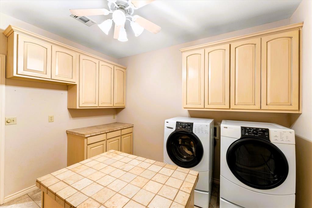 4940 North Frontage Road Winfield, TX 75455 - Photo 34 of 40 Washer & Dryer are Included With the Purchase of this Grand Property!