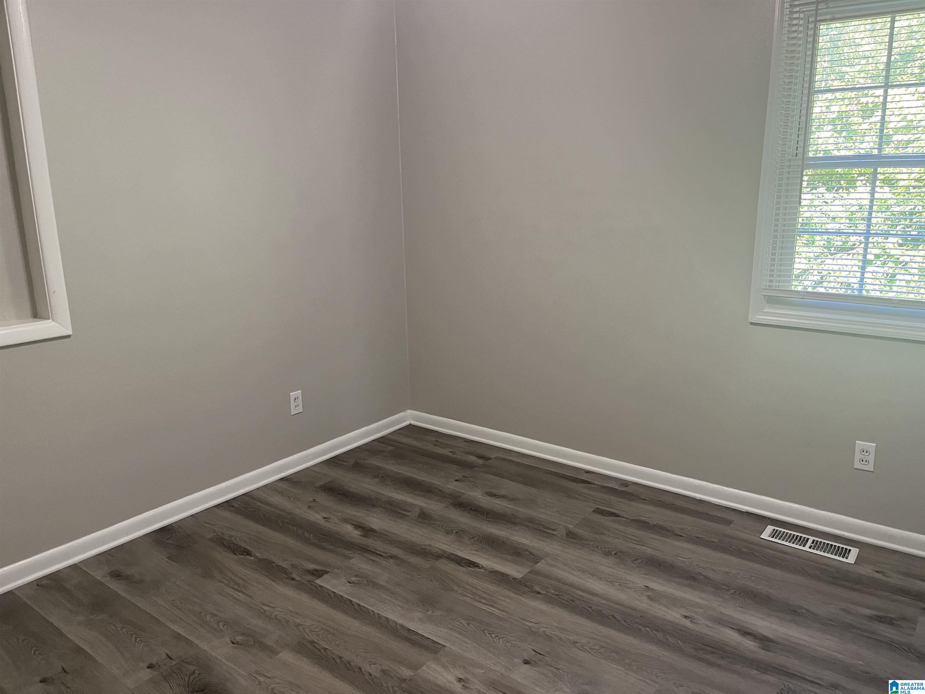 1624 16th Way Southwest Birmingham, AL 35211 - Photo 9 of 26