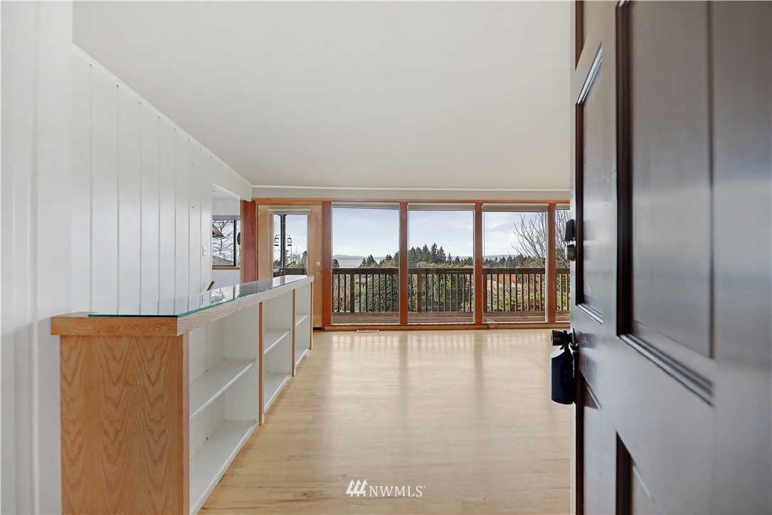 18763 Ridgefield Road Northwest Shoreline, WA 98177 - Photo 2 of 40 Gallery Image 2