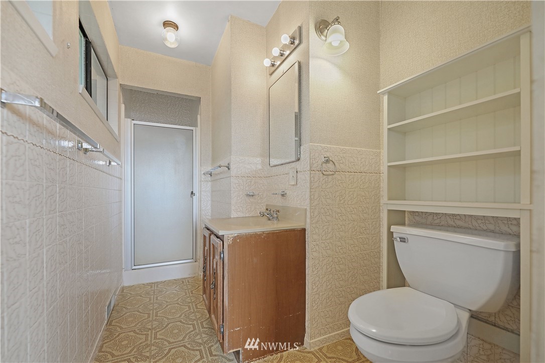 18763 Ridgefield Road Northwest Shoreline, WA 98177 - Photo 12 of 40 Gallery Image 12