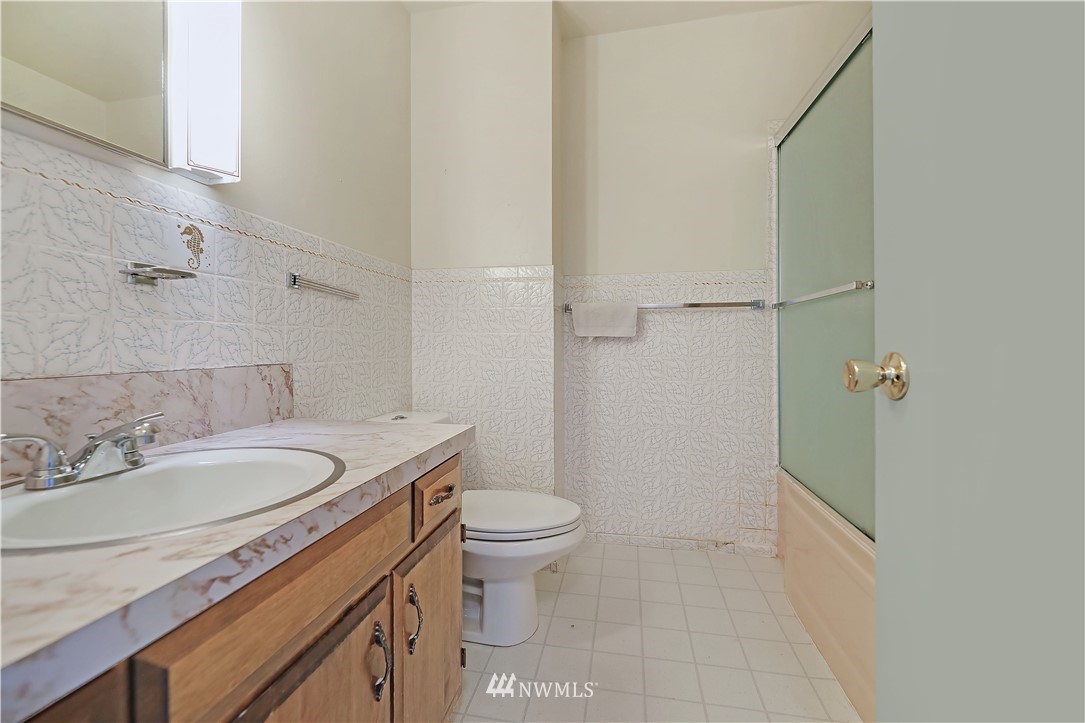 18763 Ridgefield Road Northwest Shoreline, WA 98177 - Photo 15 of 40 Gallery Image 15