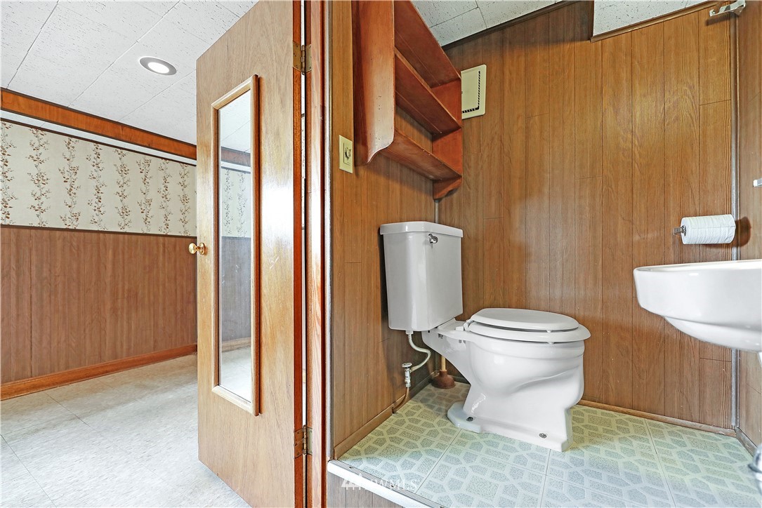 18763 Ridgefield Road Northwest Shoreline, WA 98177 - Photo 24 of 40 Gallery Image 24