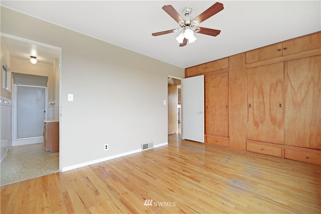 18763 Ridgefield Road Northwest Shoreline, WA 98177 - Photo 10 of 40 Gallery Image 10