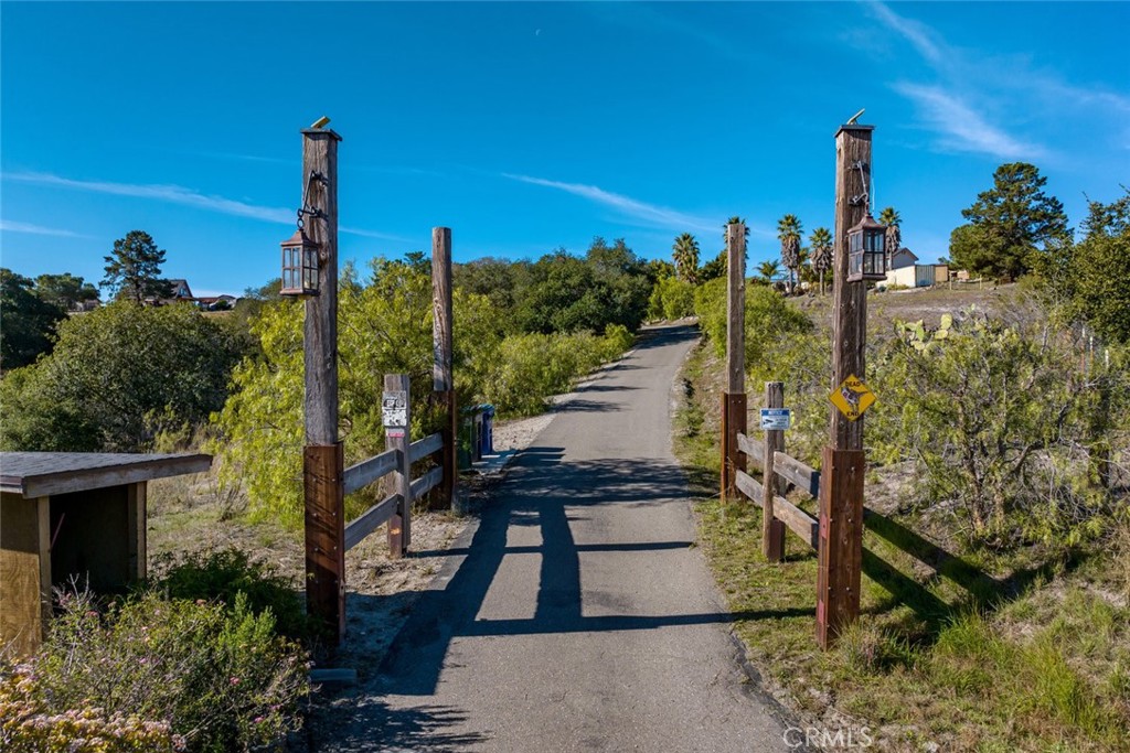 330 East Ormonde Road Arroyo Grande, CA 93420 - Photo 53 of 56 a view of a balcony with chairs