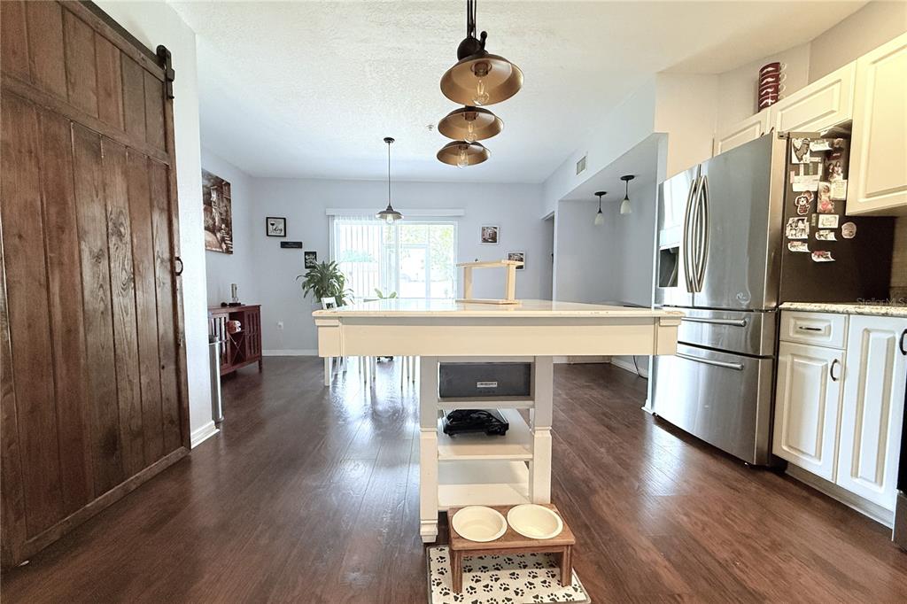5307 Terraza Court Temple Terrace, FL 33617 - Photo 10 of 38