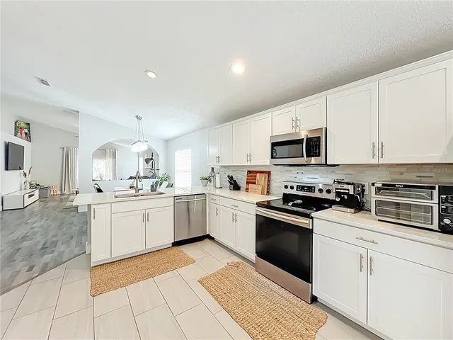 $328,000 | 2045 Newtown Road, Groveland, FL 34736