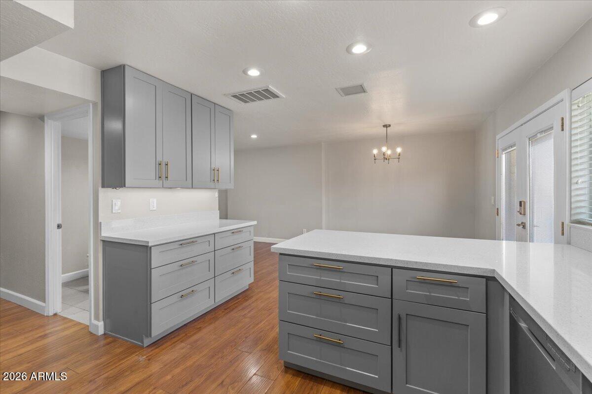 4233 North Miller Road Scottsdale, AZ 85251 - Photo 7 of 42