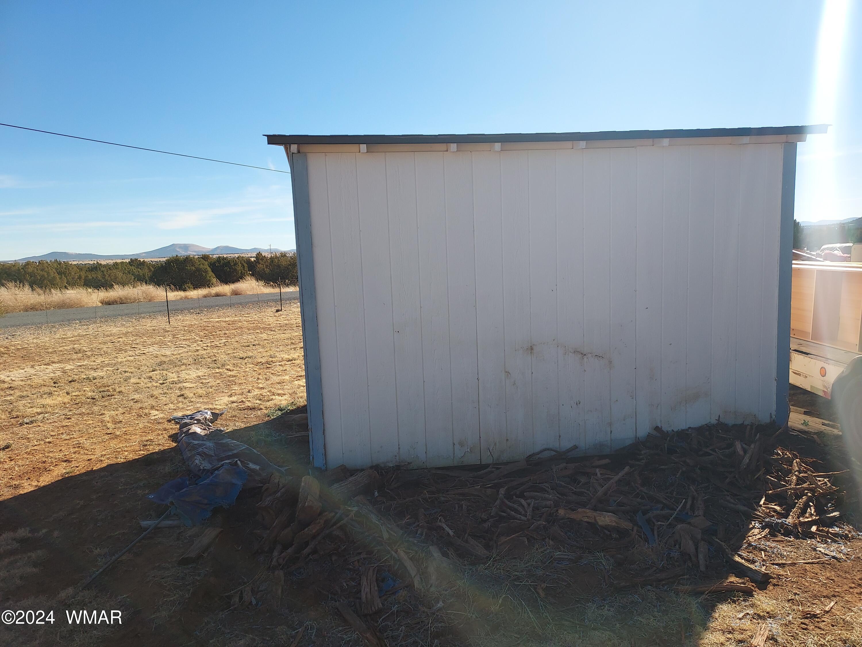 25 County Road Concho, AZ 85924 - Photo 4 of 37 25 Shed