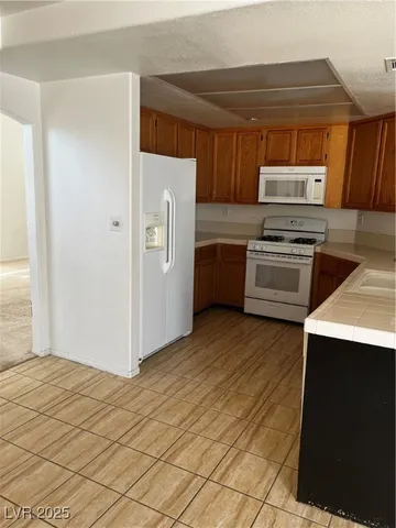 $2,300 | 7600 Botany Bay Drive, Las Vegas, NV 89128