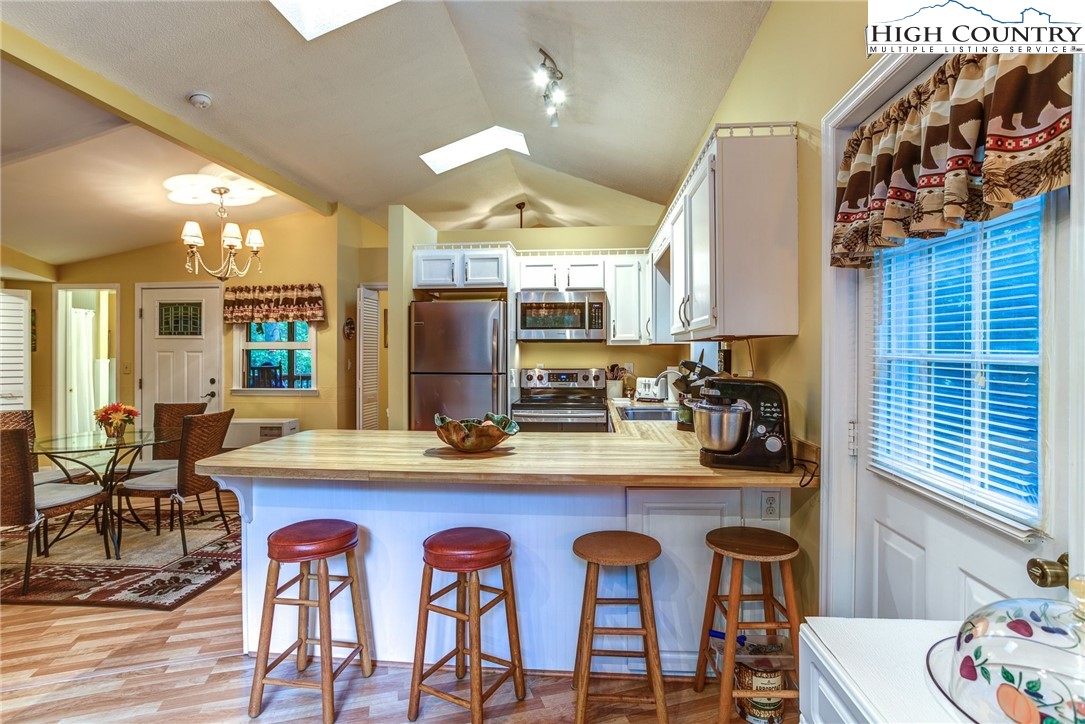 524 Windridge Road Newland, NC 28657 - Photo 17 of 21 Gallery Image 17