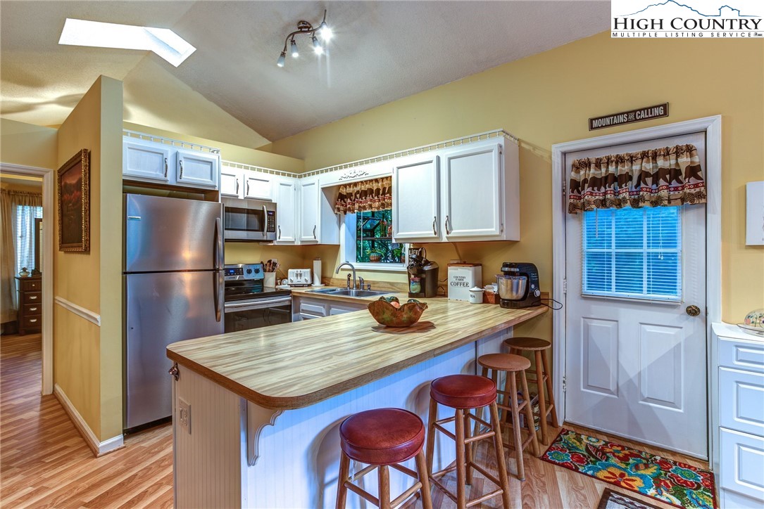 524 Windridge Road Newland, NC 28657 - Photo 18 of 21 Gallery Image 18