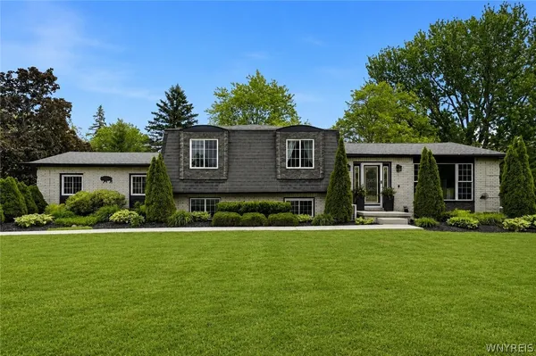 $499,900 | 5015 McKinley Parkway, Hamburg, NY 14075
