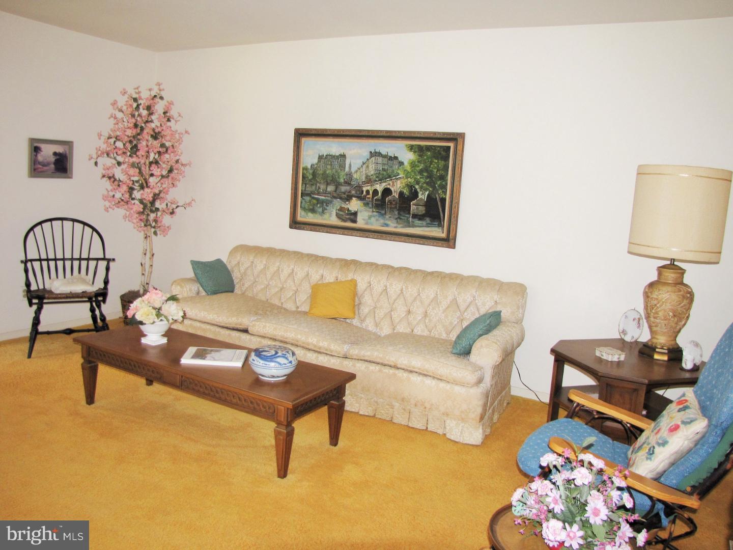 718 Ciderbrook Road Hockessin, DE 19707 - Photo 4 of 19 Living Room