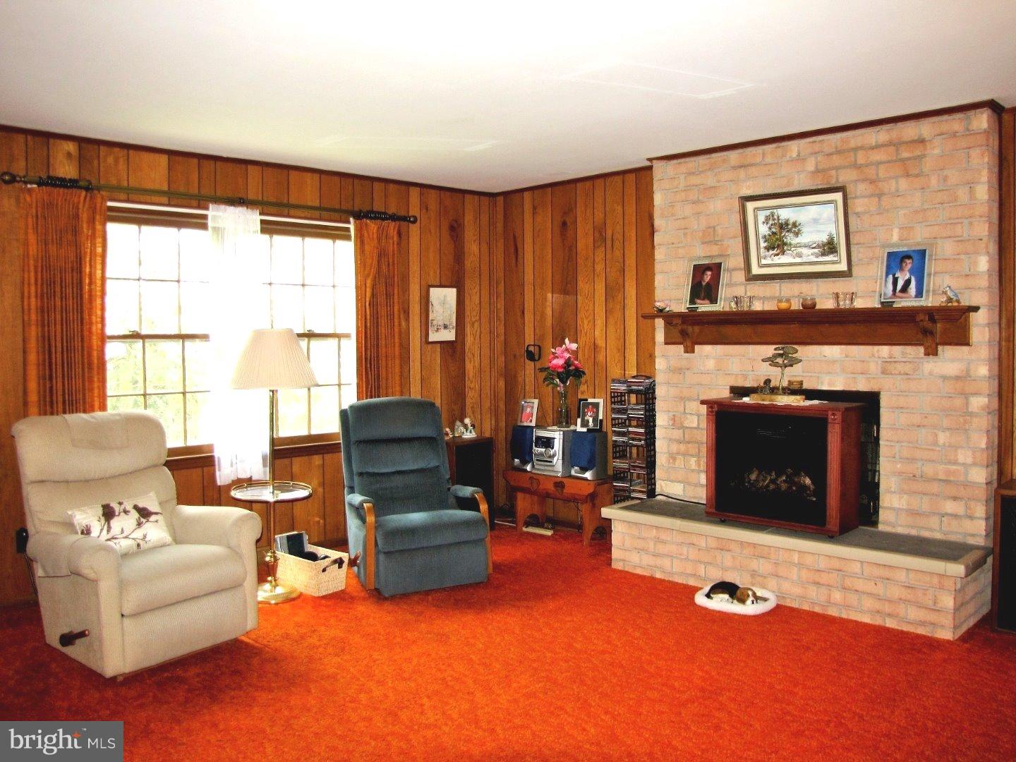718 Ciderbrook Road Hockessin, DE 19707 - Photo 7 of 19 Family Room