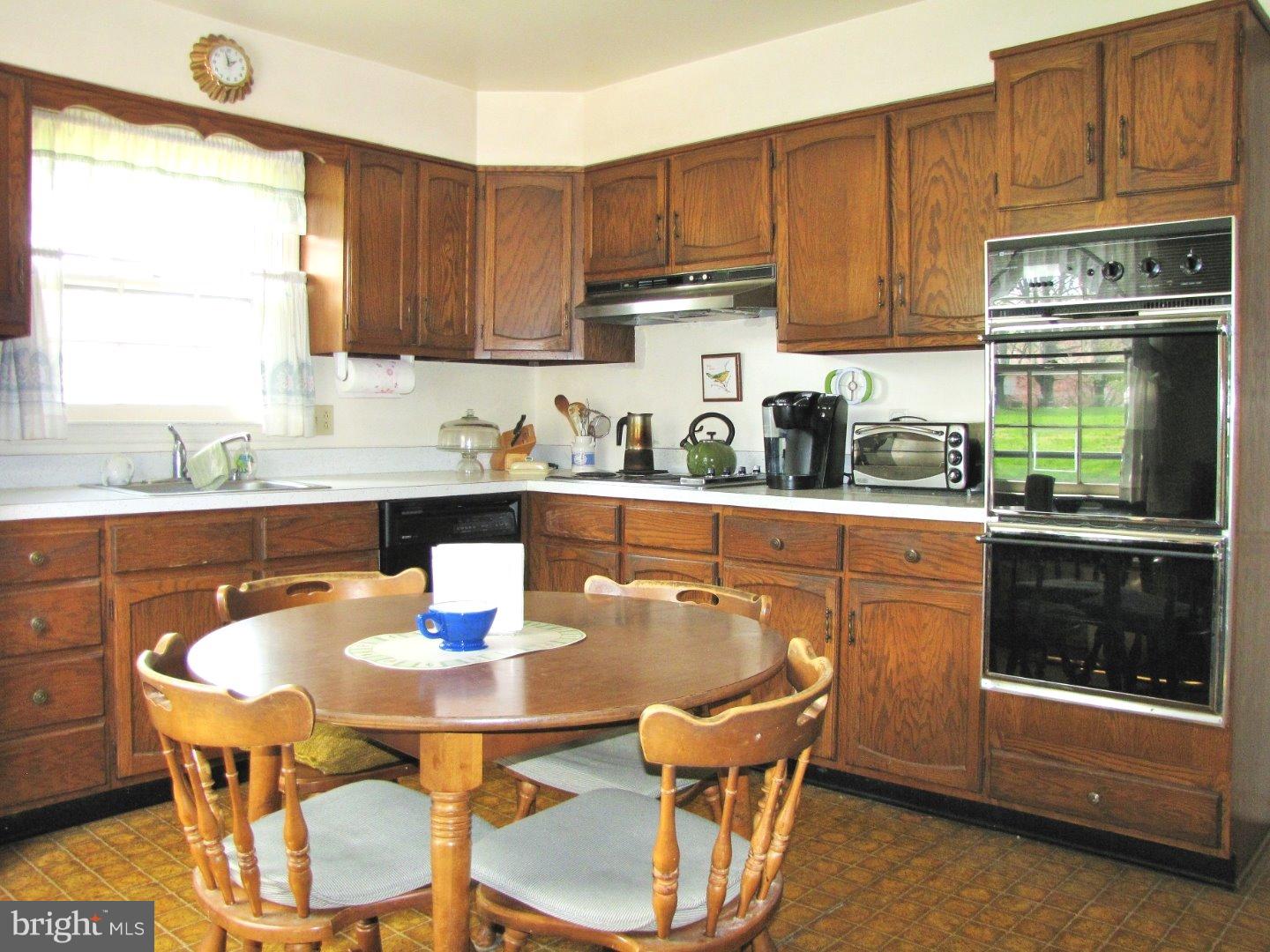 718 Ciderbrook Road Hockessin, DE 19707 - Photo 9 of 19 Kitchen