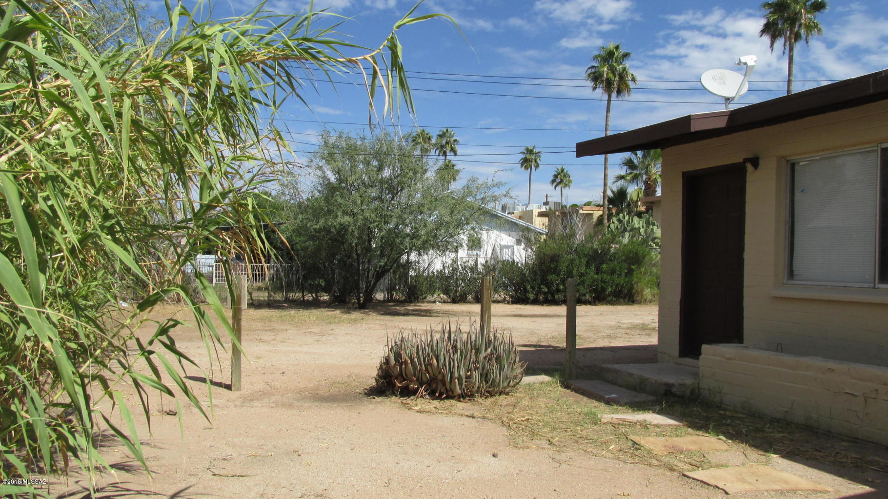 143 East Navajo Road Tucson, AZ 85705 - Photo 4 of 13 Gallery Image 4