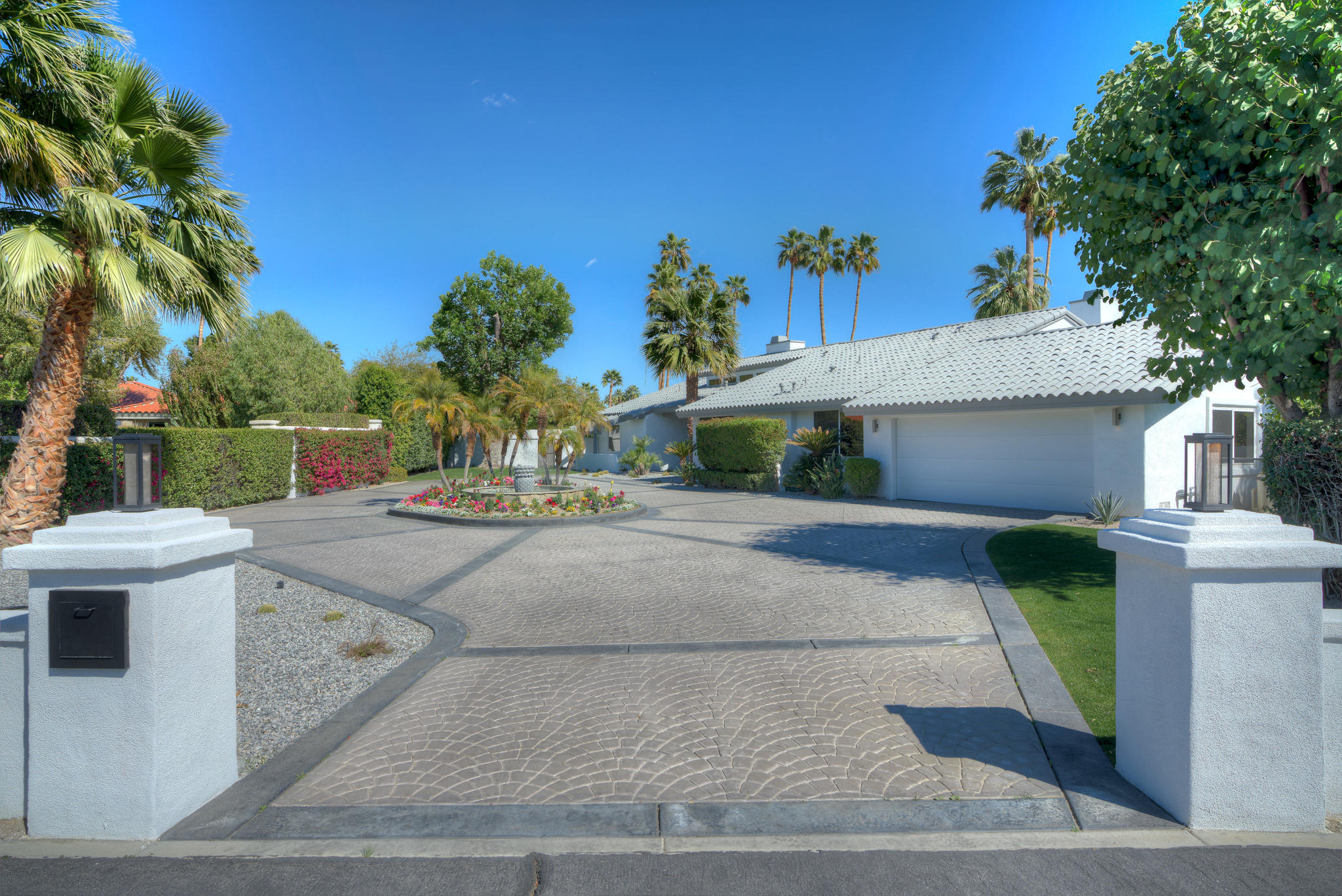 5 Clancy Lane South Rancho Mirage, CA 92270 - Photo 3 of 43 Photo-1