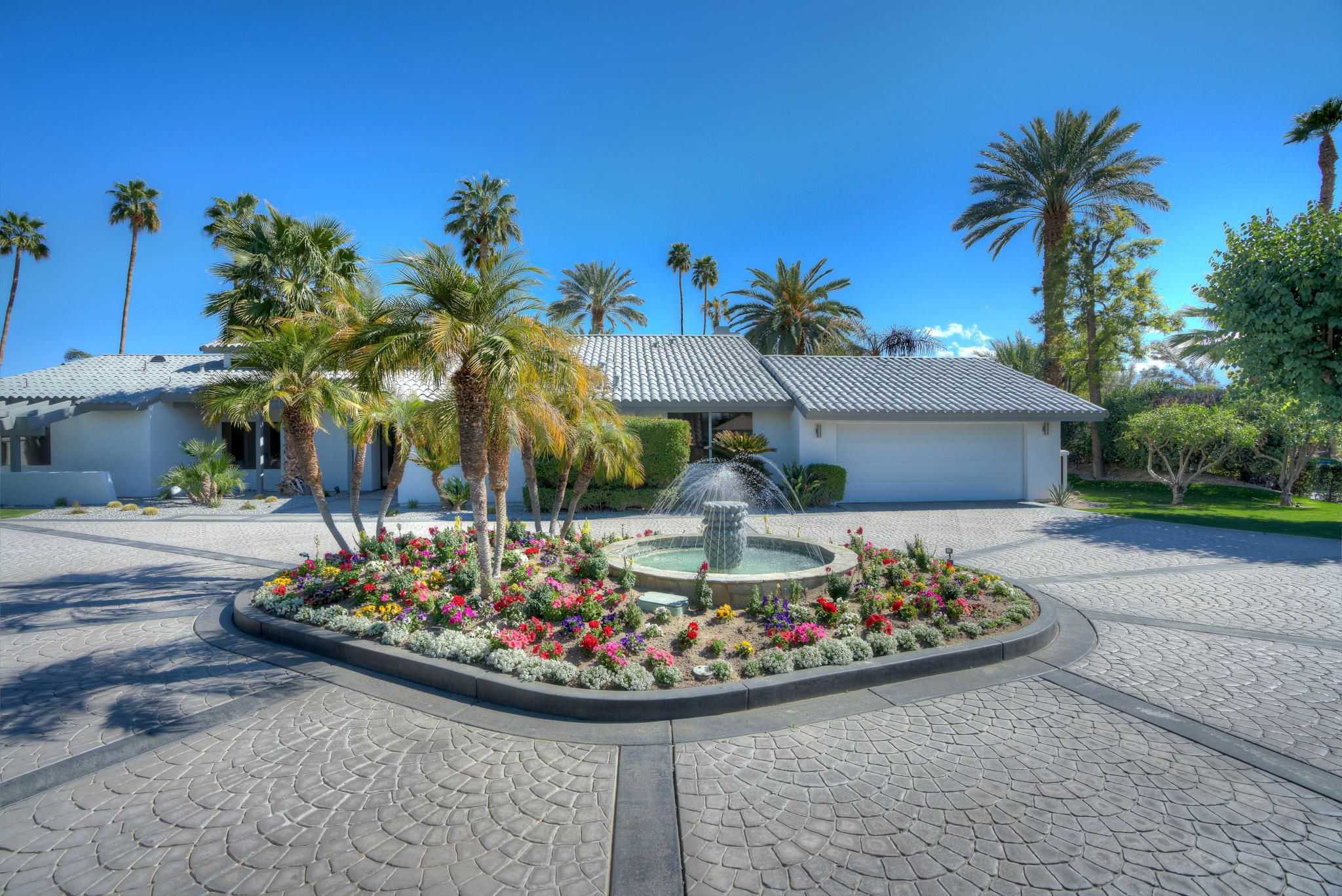 5 Clancy Lane South Rancho Mirage, CA 92270 - Photo 4 of 43 Photo-2