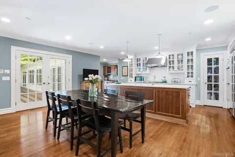$3,389,000 | 40 Algonquin Drive, Chappaqua, NY 10514