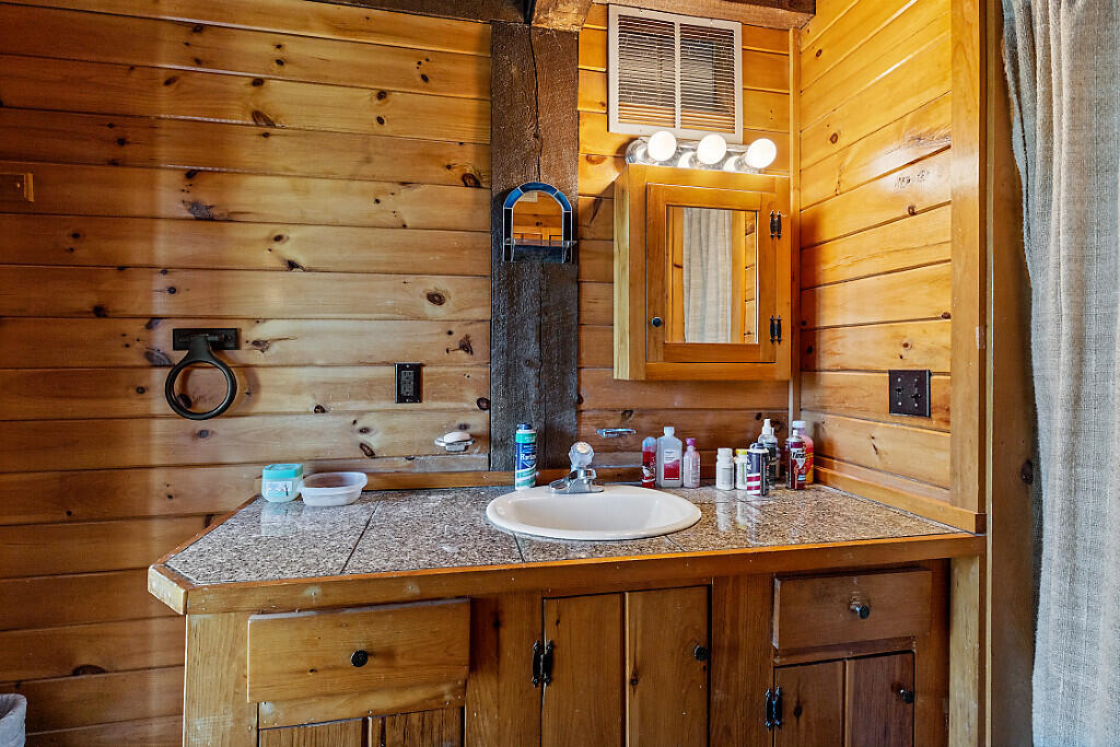 753 Bean Road Mount Vernon, ME 04352 - Photo 29 of 58 20_BP5A0226_DxO_mls