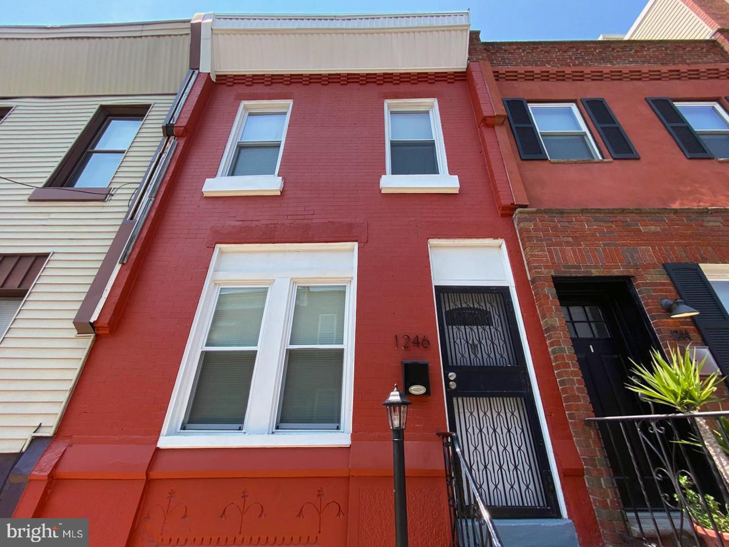 1246 South Bonsall Street Philadelphia, PA 19146 - Photo 2 of 24
