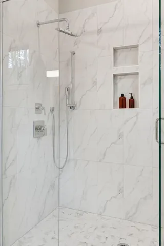 $824,900 | 5754 Shady Oak Road, Unit 1, Minnetonka, MN 55343