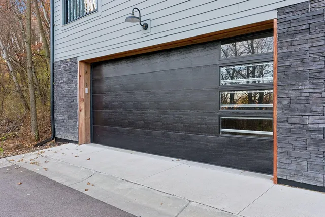 $824,900 | 5754 Shady Oak Road, Unit 1, Minnetonka, MN 55343