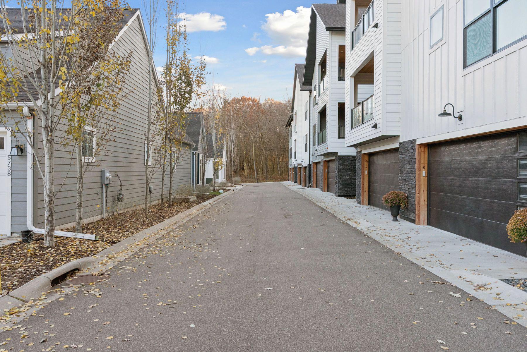 5754 Shady Oak Road, Unit 1 Minnetonka, MN 55343 - Photo 41 of 52