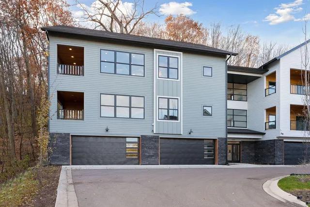 $824,900 | 5754 Shady Oak Road, Unit 1, Minnetonka, MN 55343