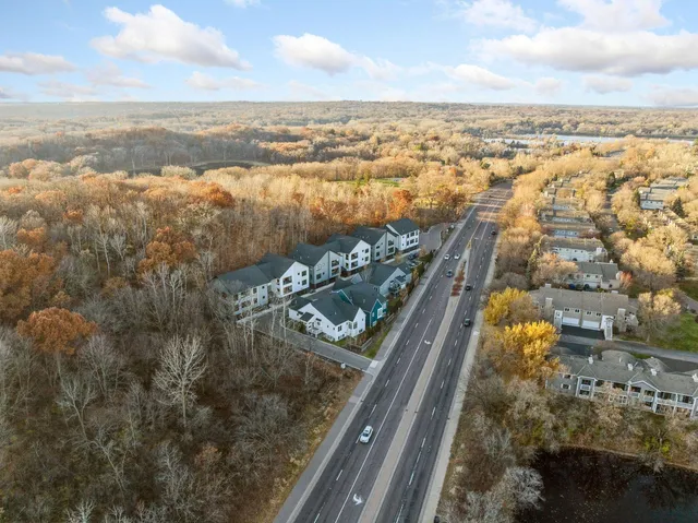 $824,900 | 5754 Shady Oak Road, Unit 1, Minnetonka, MN 55343