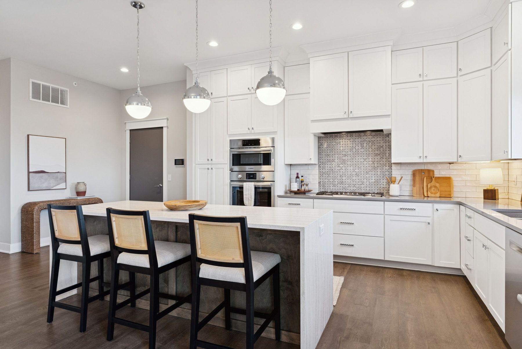 5754 Shady Oak Road, Unit 1 Minnetonka, MN 55343 - Photo 5 of 52