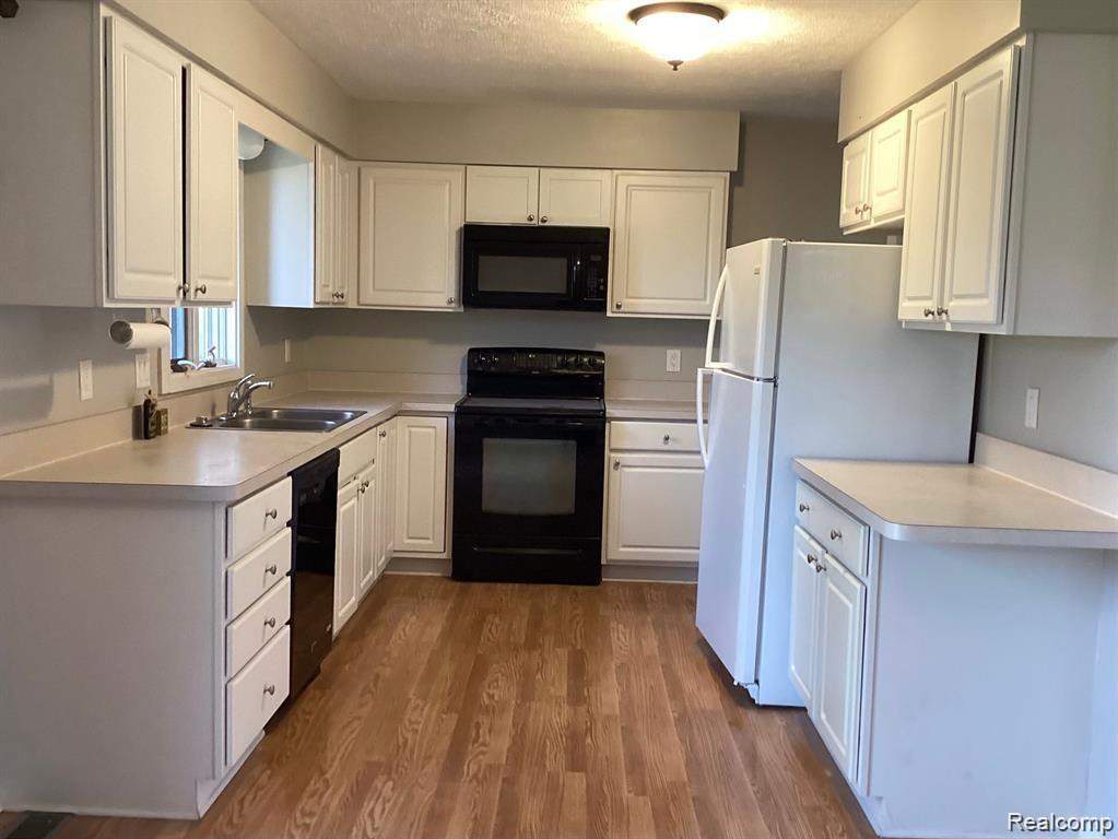 7491 Pinckney Road Pinckney, MI 48169 - Photo 6 of 15