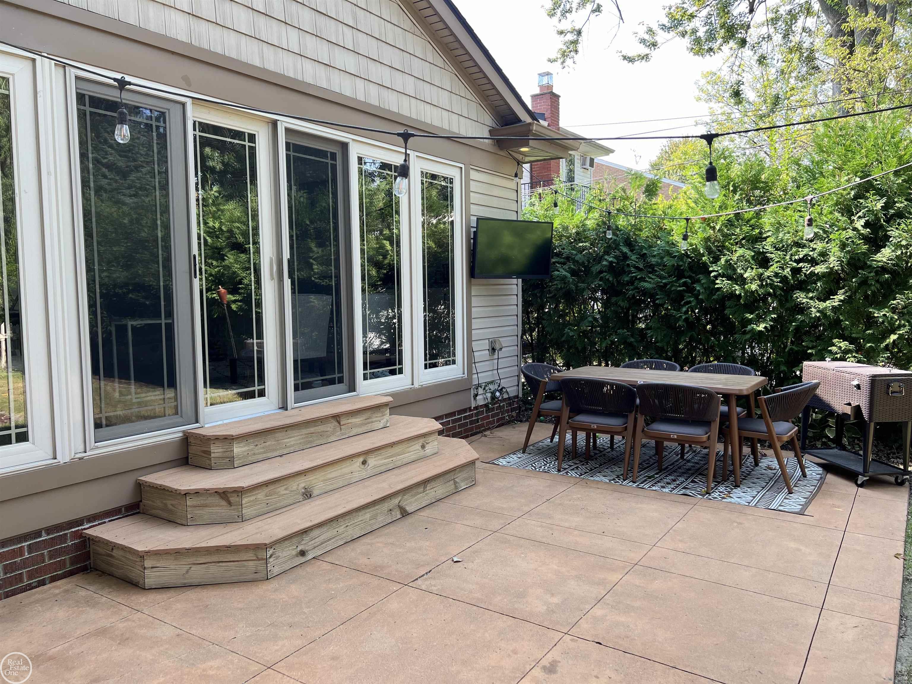 1870 Prestwick Road Grosse Pointe Woods, MI 48236 - Photo 50 of 66