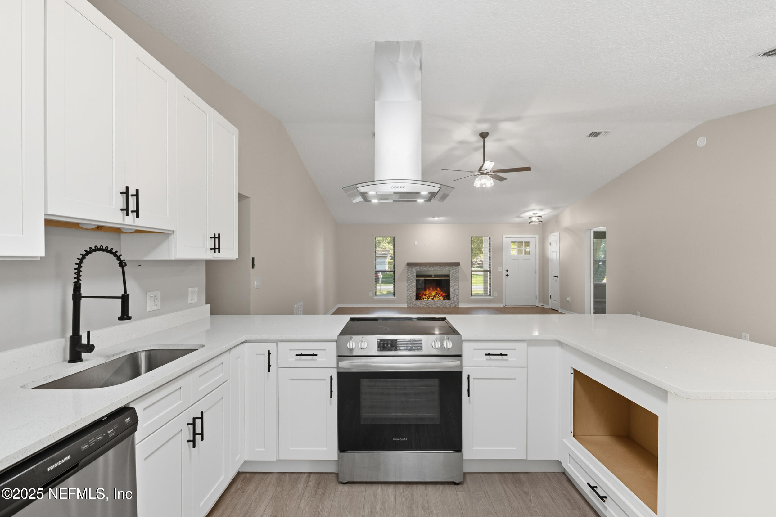 1880 Hollars Place Middleburg, FL 32068 - Photo 11 of 36 11_homeprimemedia-11