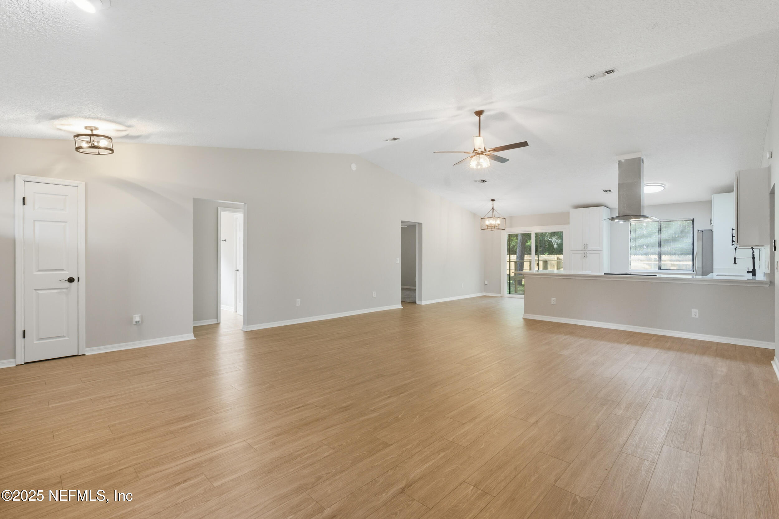 1880 Hollars Place Middleburg, FL 32068 - Photo 5 of 36 5_homeprimemedia-05