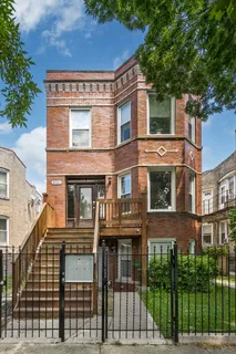 $2,500 | 2441 North Harding Avenue, Unit 2, Chicago, IL 60647