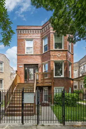 $2,500 | 2441 North Harding Avenue, Unit 2, Chicago, IL 60647