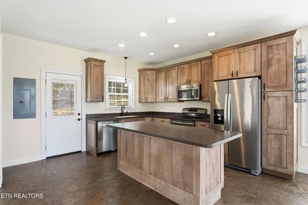 $474,900 | 206 Old Leadmine Bend Road, Sharps Chapel, TN 37866