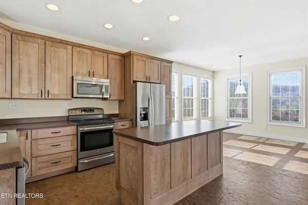 $474,900 | 206 Old Leadmine Bend Road, Sharps Chapel, TN 37866