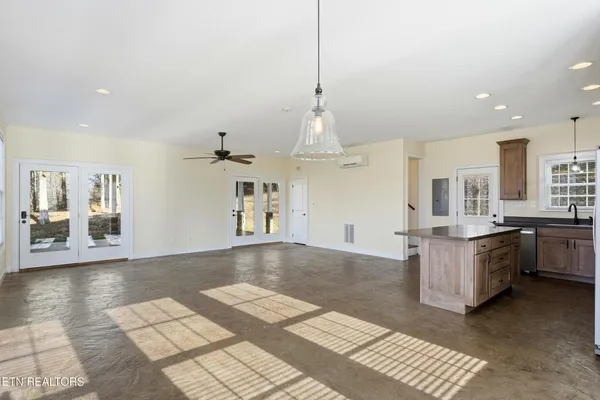 $474,900 | 206 Old Leadmine Bend Road, Sharps Chapel, TN 37866
