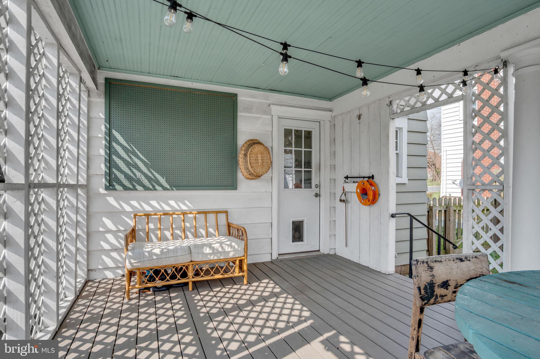 916 North Spring Street Middletown, PA 17057 - Photo 21 of 32 a bedroom with furniture and a window