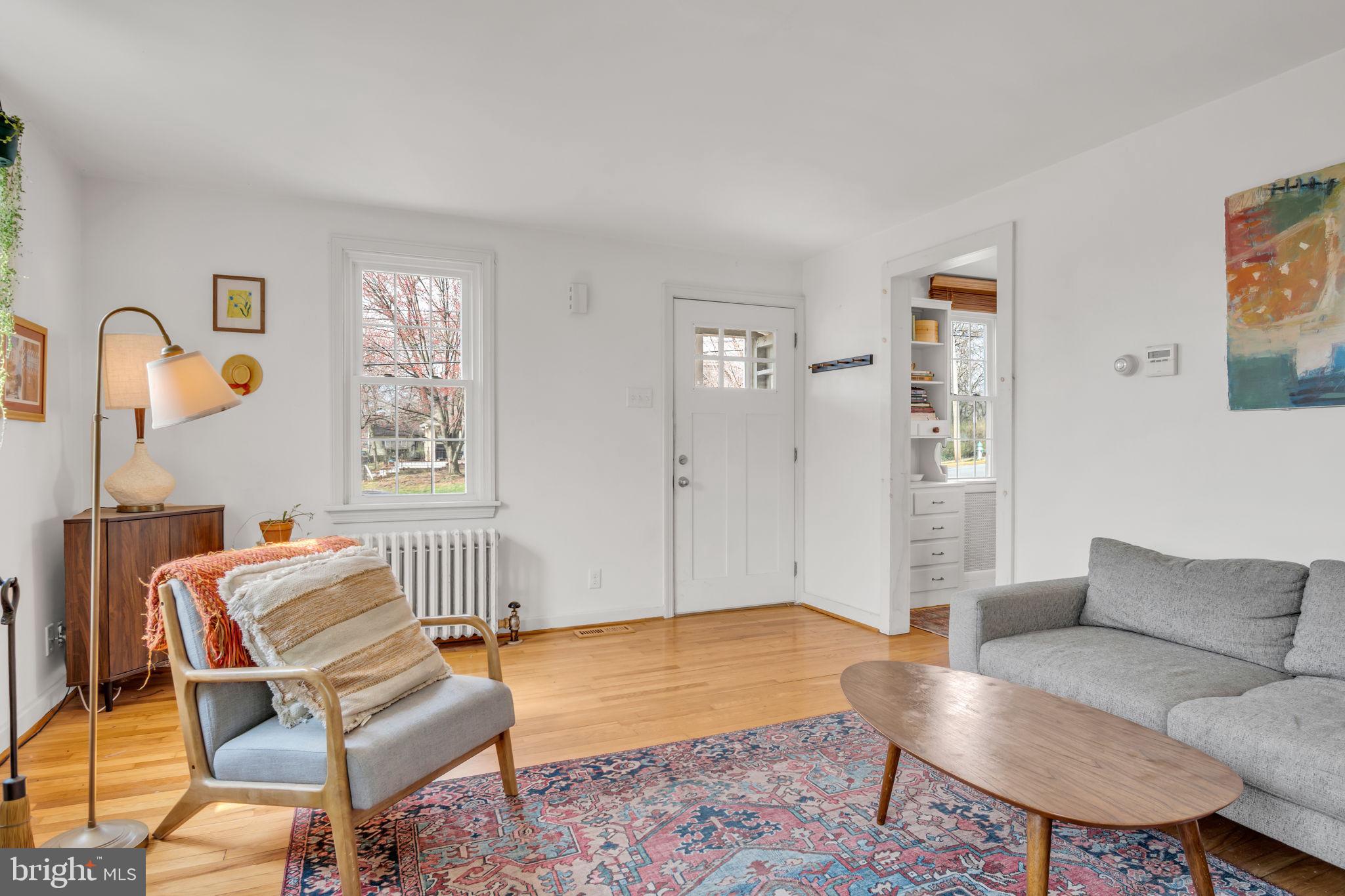 916 North Spring Street Middletown, PA 17057 - Photo 7 of 32 a living room with furniture and a rug
