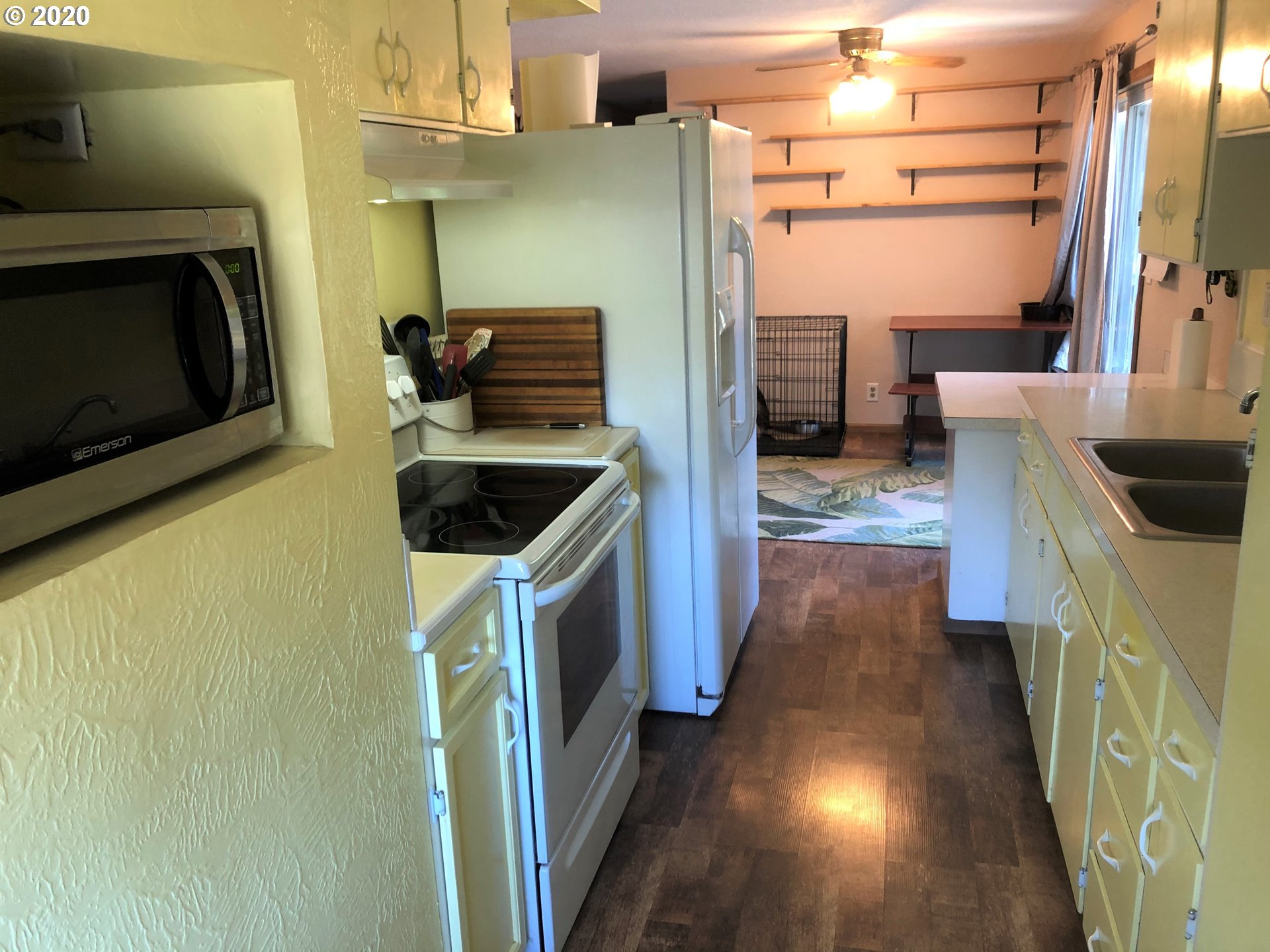 1016 Pleasant Street Springfield, OR 97477 - Photo 4 of 12