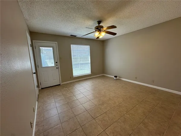 $1,100 | 4917 Delwood Street, Unit B4, Corpus Christi, TX 78413